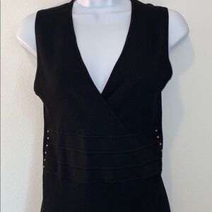 Evei Black V Neck Sleeveless Knit Top Solid Black Rivet Side Detail Size Large